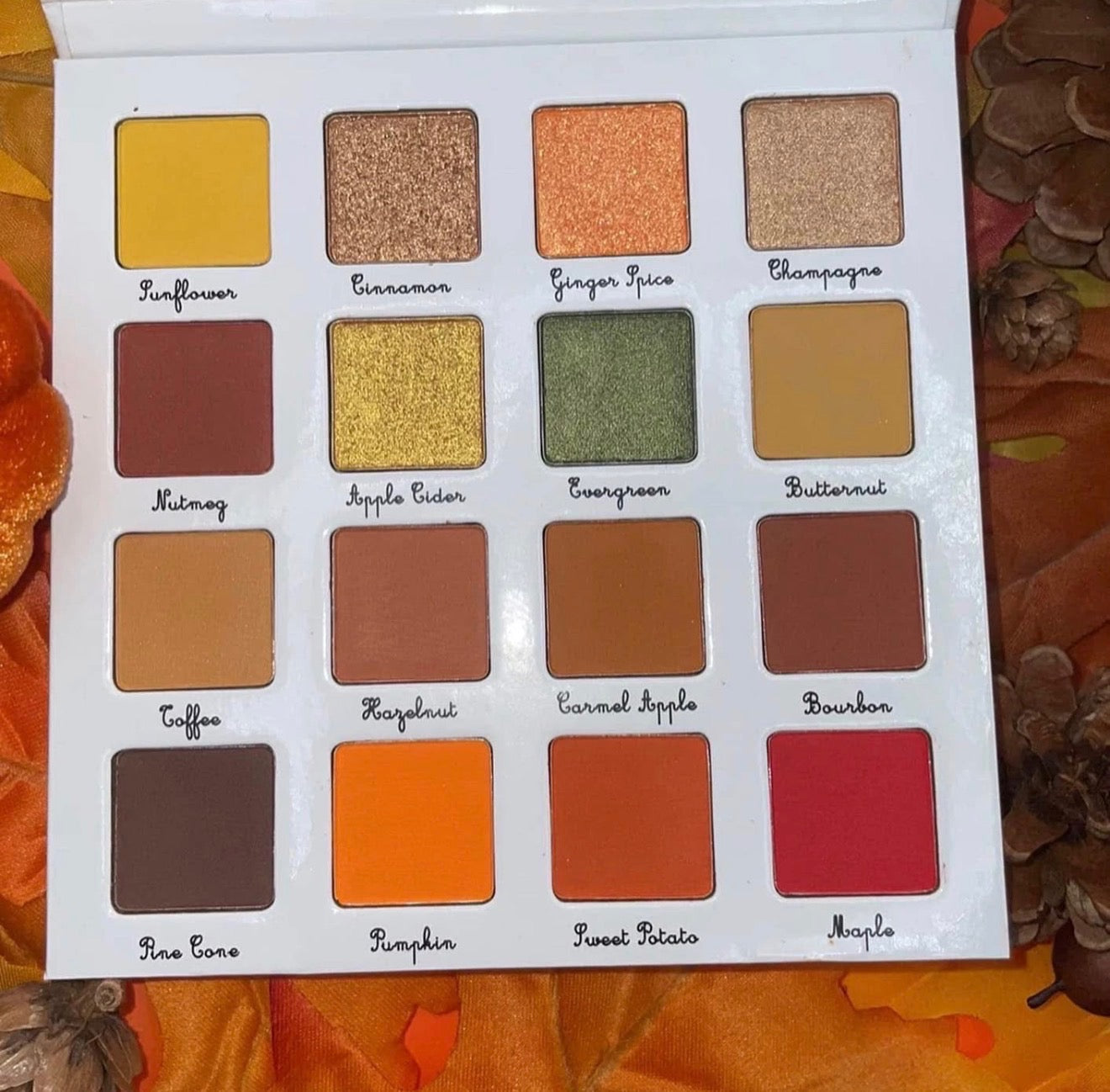 Falling into Autumn - Eyeshadow Palette